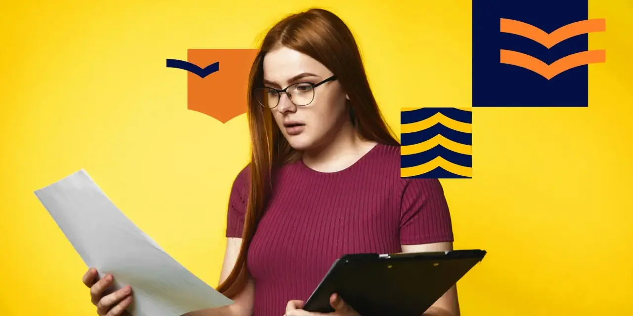Młoda kobieta w okularach analizuje dokumenty, być może szukając numeru świadectwa dojrzałości.