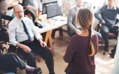 Kołczer kto to jest? Zrozum jego rolę w rozwoju osobistym