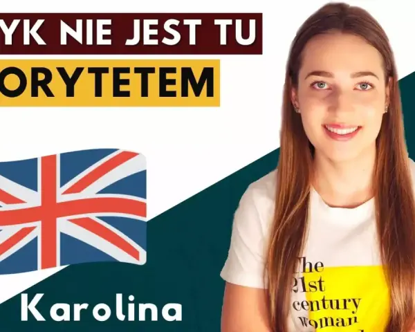 Karolina, studentka filologii angielskiej, z flagą Wielkiej Brytanii. Napis: "Język nie jest tu priorytetem".